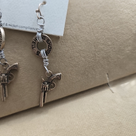 Bullet Earrings with Revolver Gun Charm. New. - Picture 3 of 4